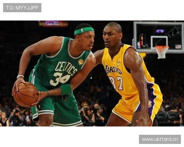 保罗·皮尔斯关键时刻单打效率提升显著拉开对比优势